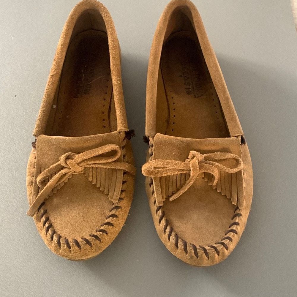 MINNETONKA Tan Suede Moccasins